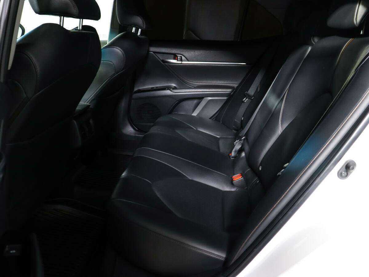 Toyota Camry 2019 года с пробегом. Фото: #7