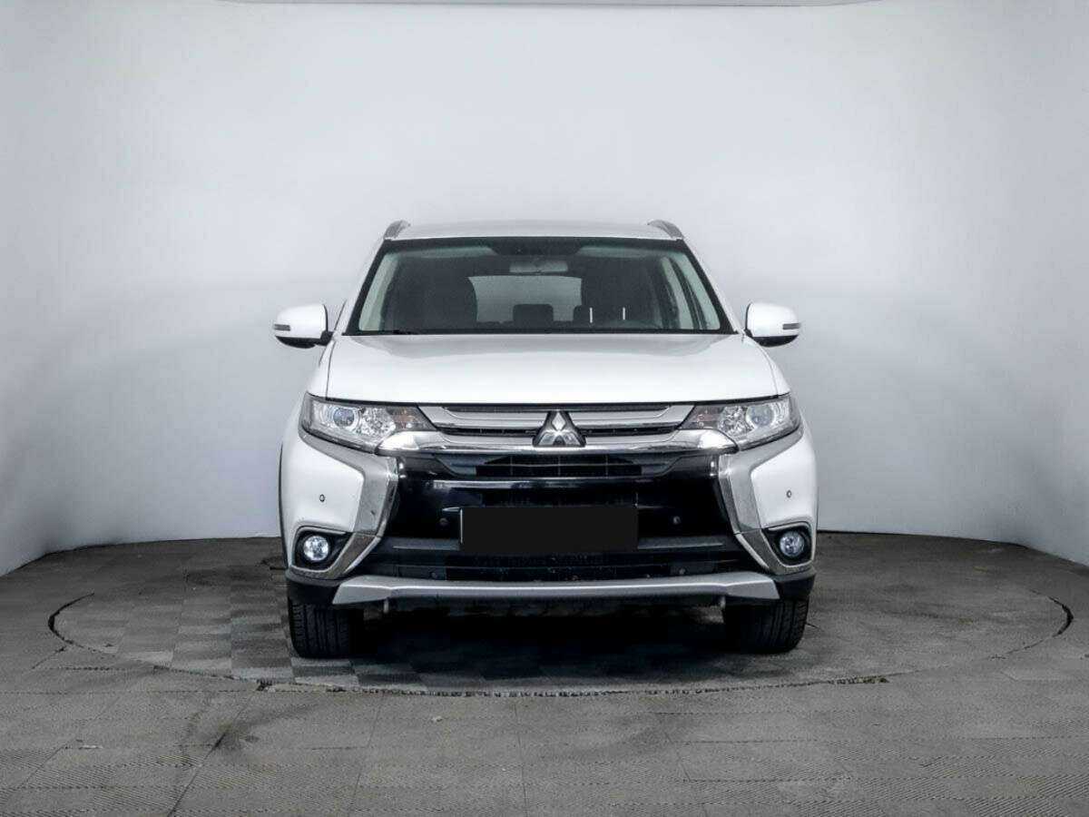 Mitsubishi Outlander 2018 года с пробегом. Фото: #1