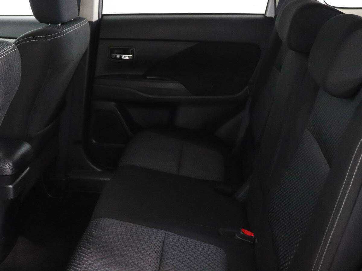 Mitsubishi Outlander 2018 года с пробегом. Фото: #8