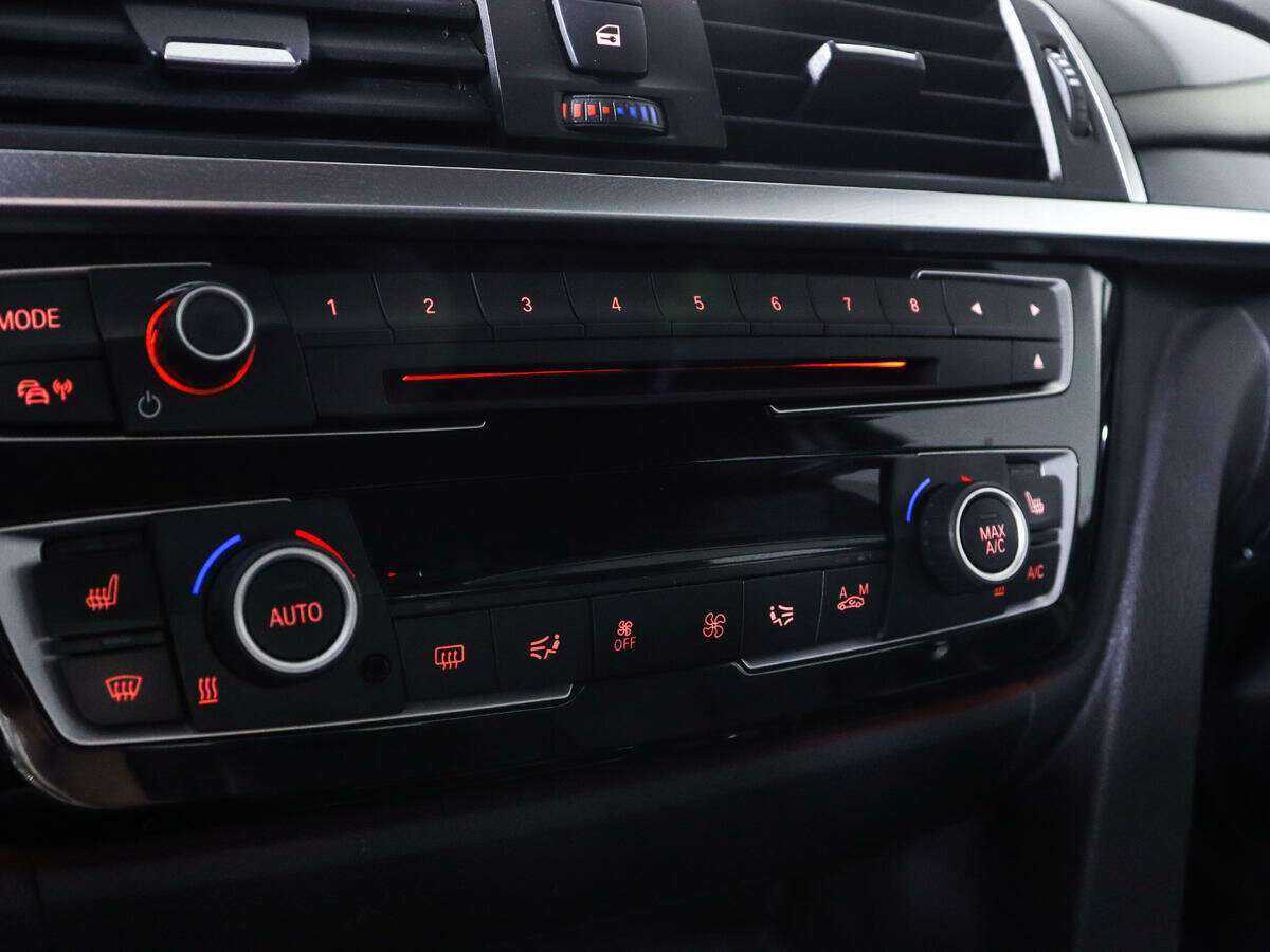 BMW 3 серии 2017 года с пробегом. Фото: #13