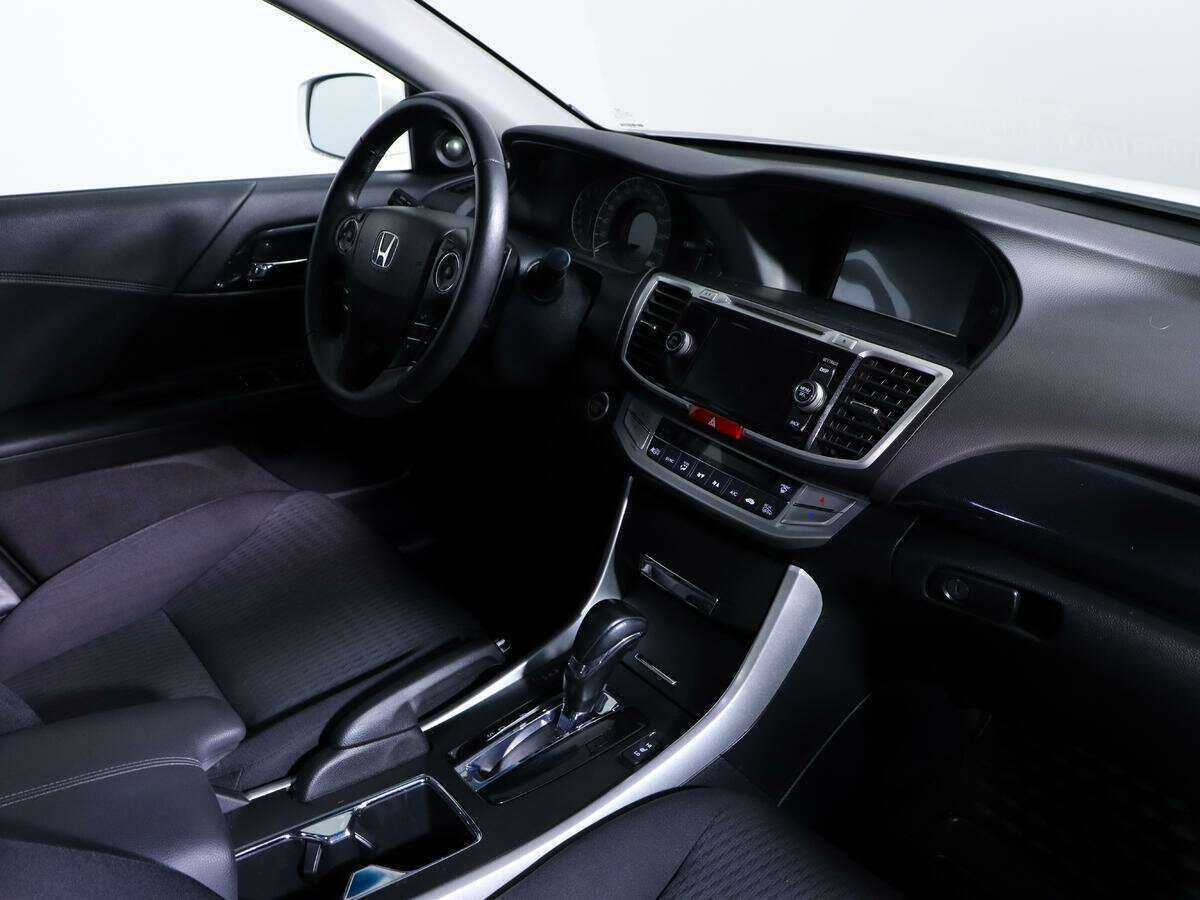 Honda Accord 2013 года с пробегом. Фото: #5