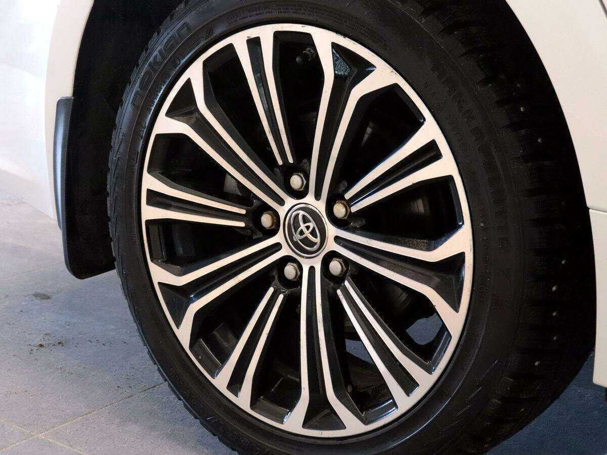 Б/У Тойота Королла 2019 года. Фото: #20