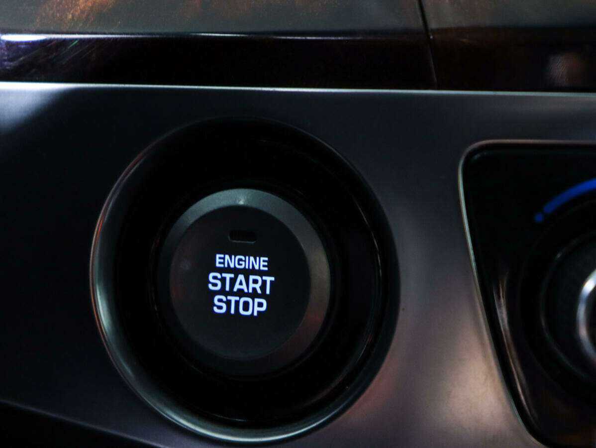 Hyundai Equus 2014 года с пробегом. Фото: #20