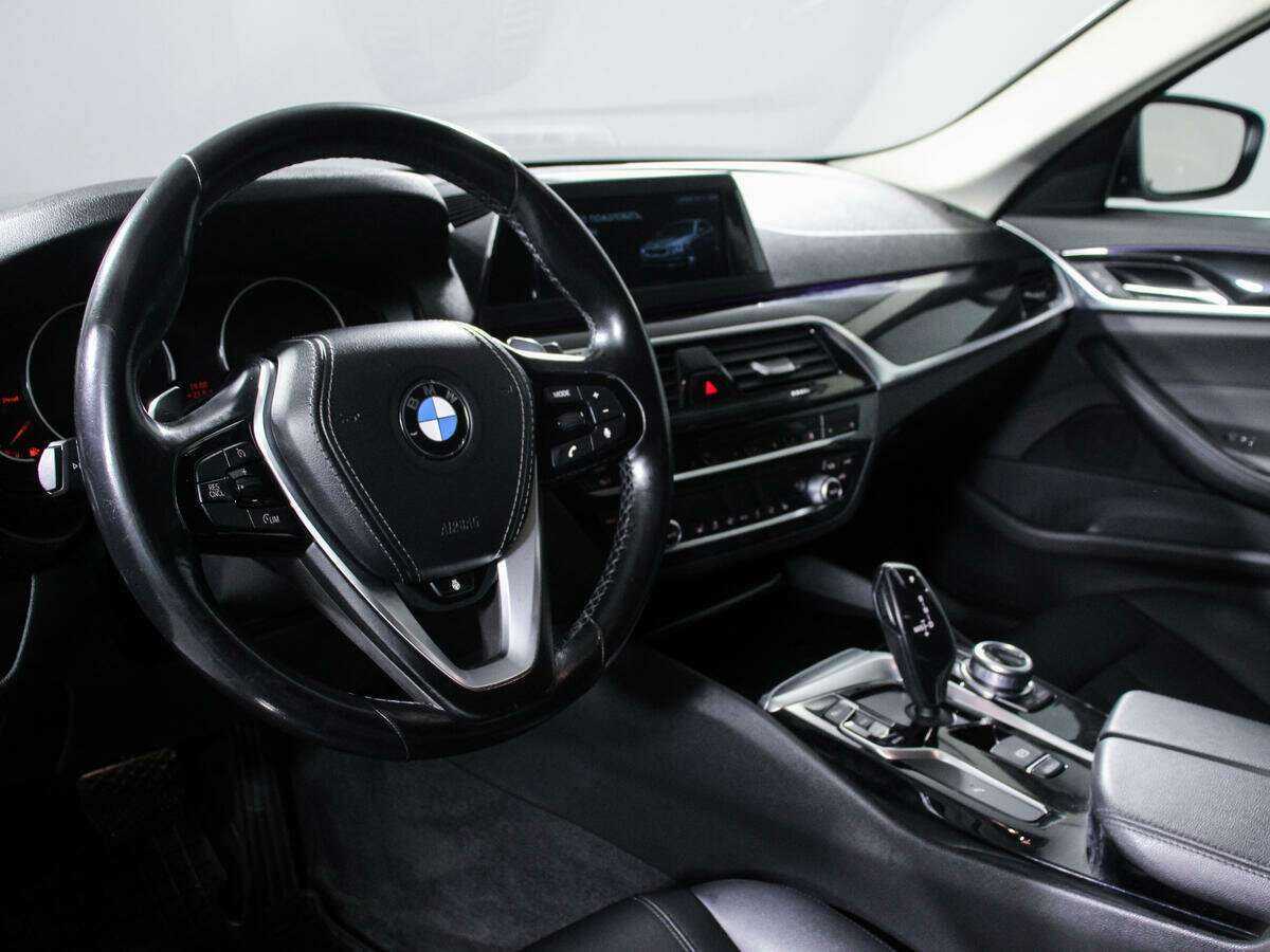 BMW 5 серии 2017 года с пробегом. Фото: #11