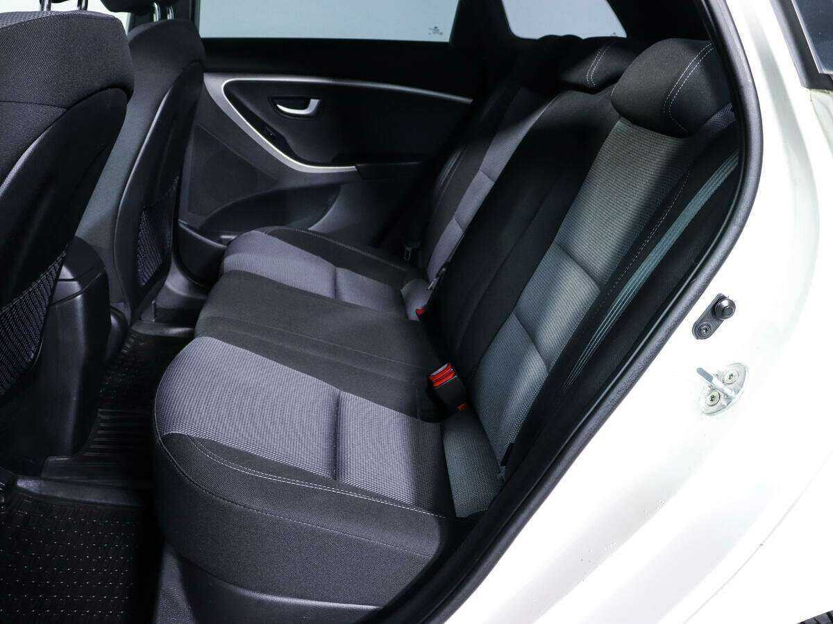 Б/У Хендай ай30 2013 года. Фото: #7