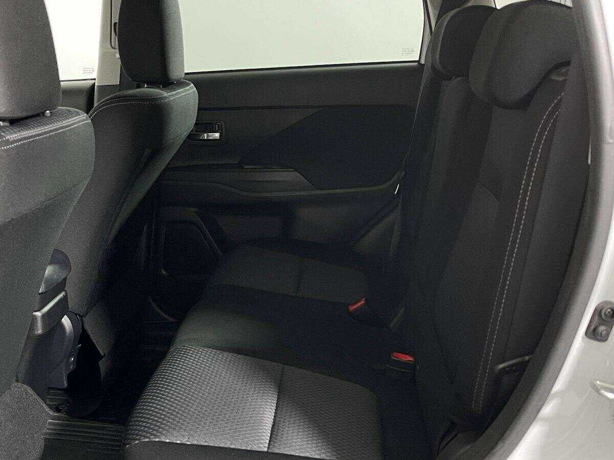 Mitsubishi Outlander 2018 года с пробегом. Фото: #9