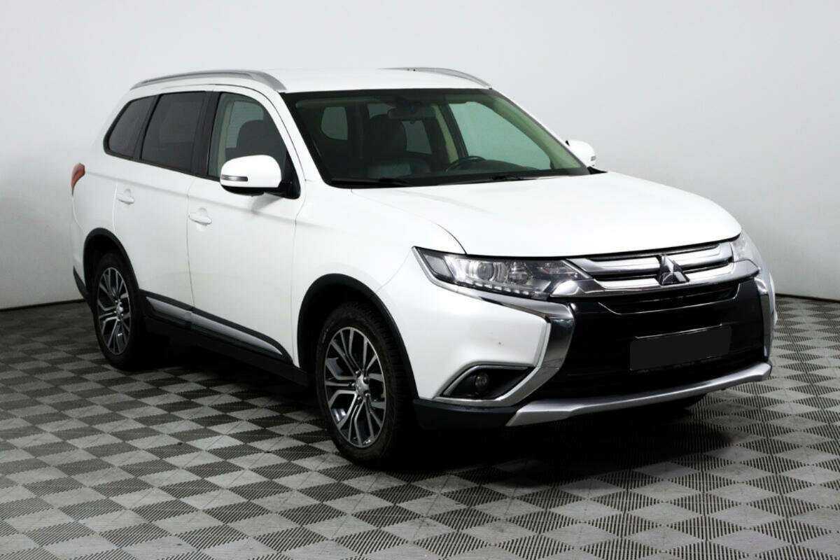 Mitsubishi Outlander 2018 года с пробегом. Фото: #1
