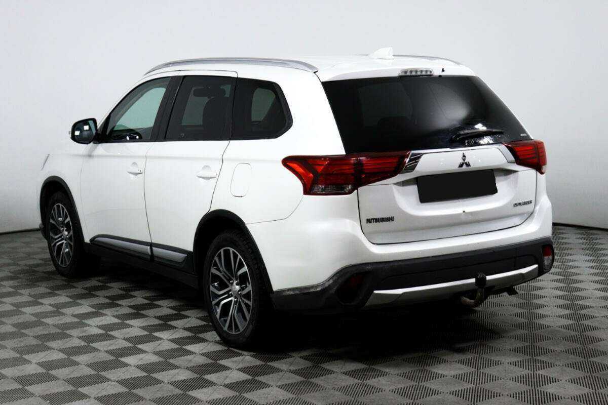 Mitsubishi Outlander 2018 года с пробегом. Фото: #4