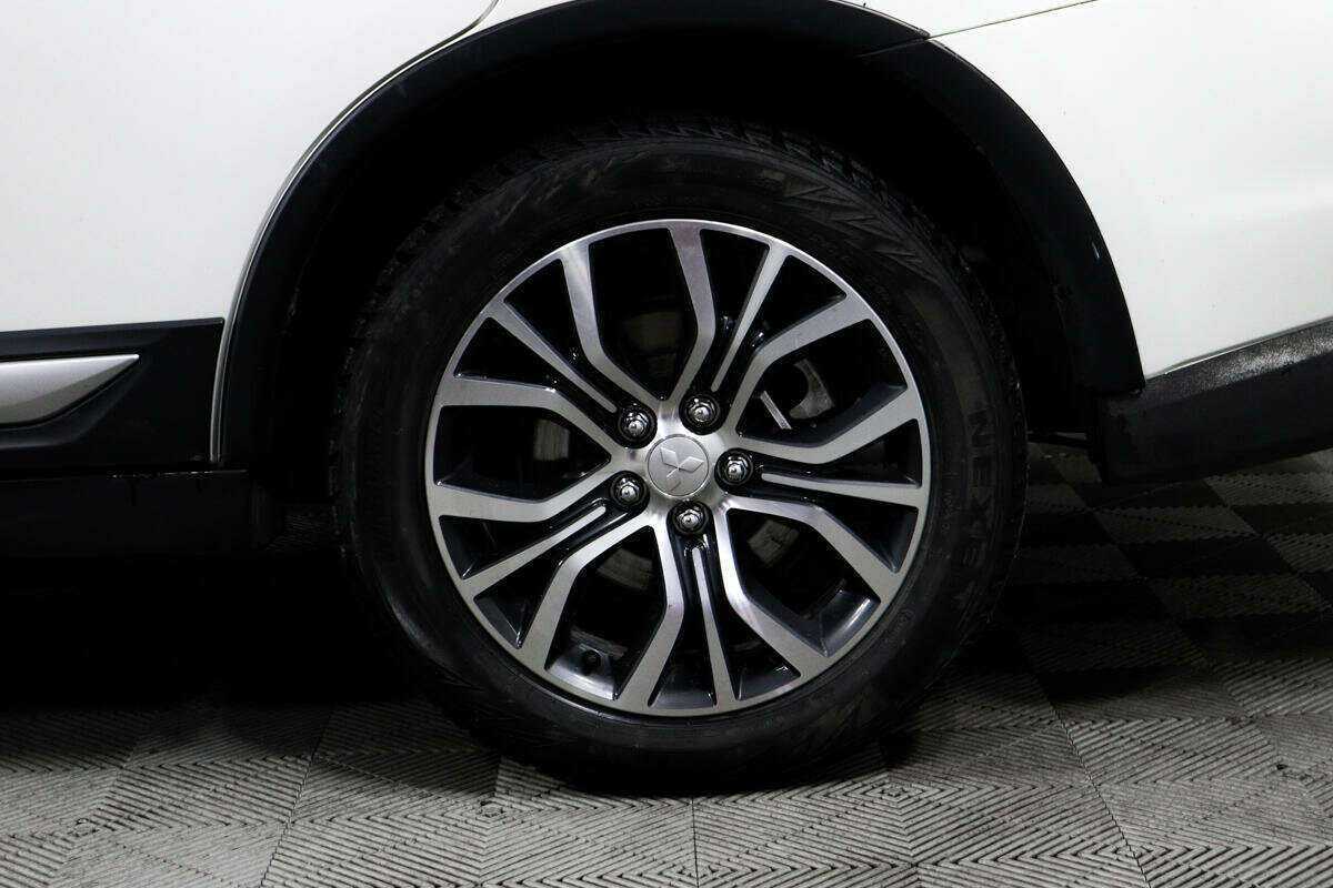 Mitsubishi Outlander 2018 года с пробегом. Фото: #11