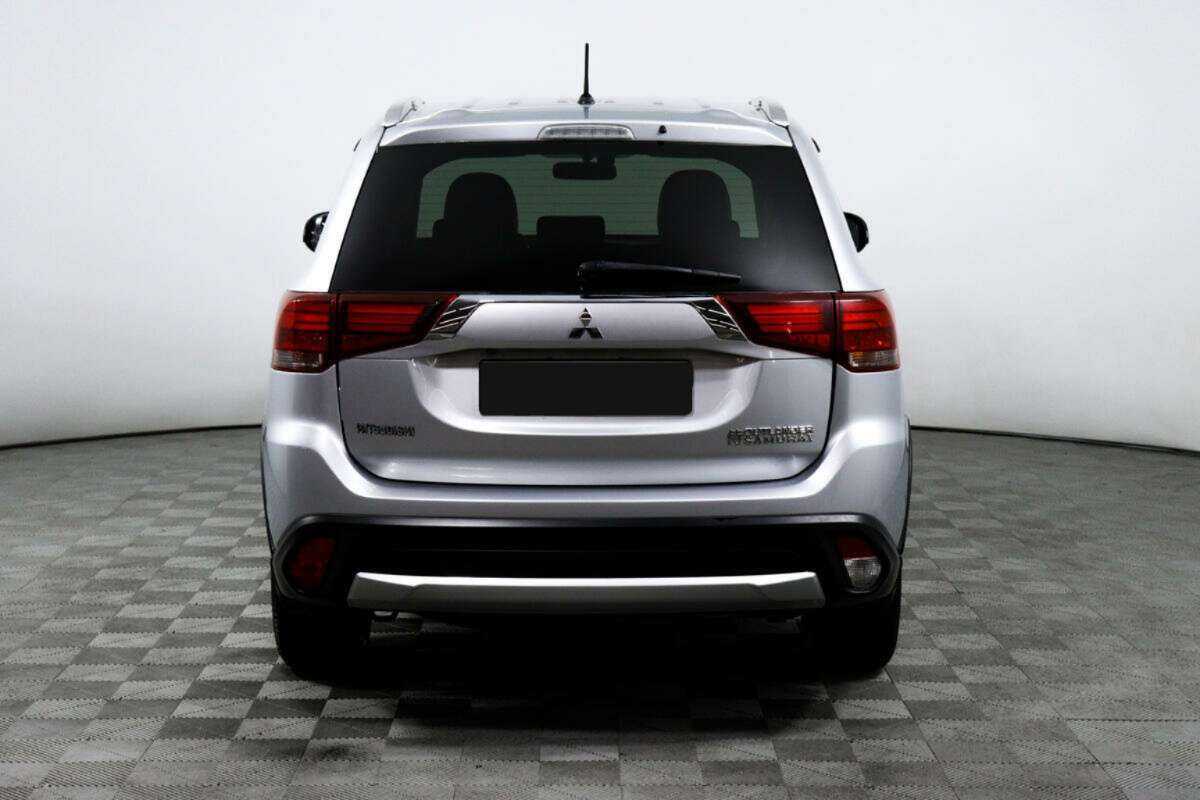 Mitsubishi Outlander 2015 года с пробегом. Фото: #5