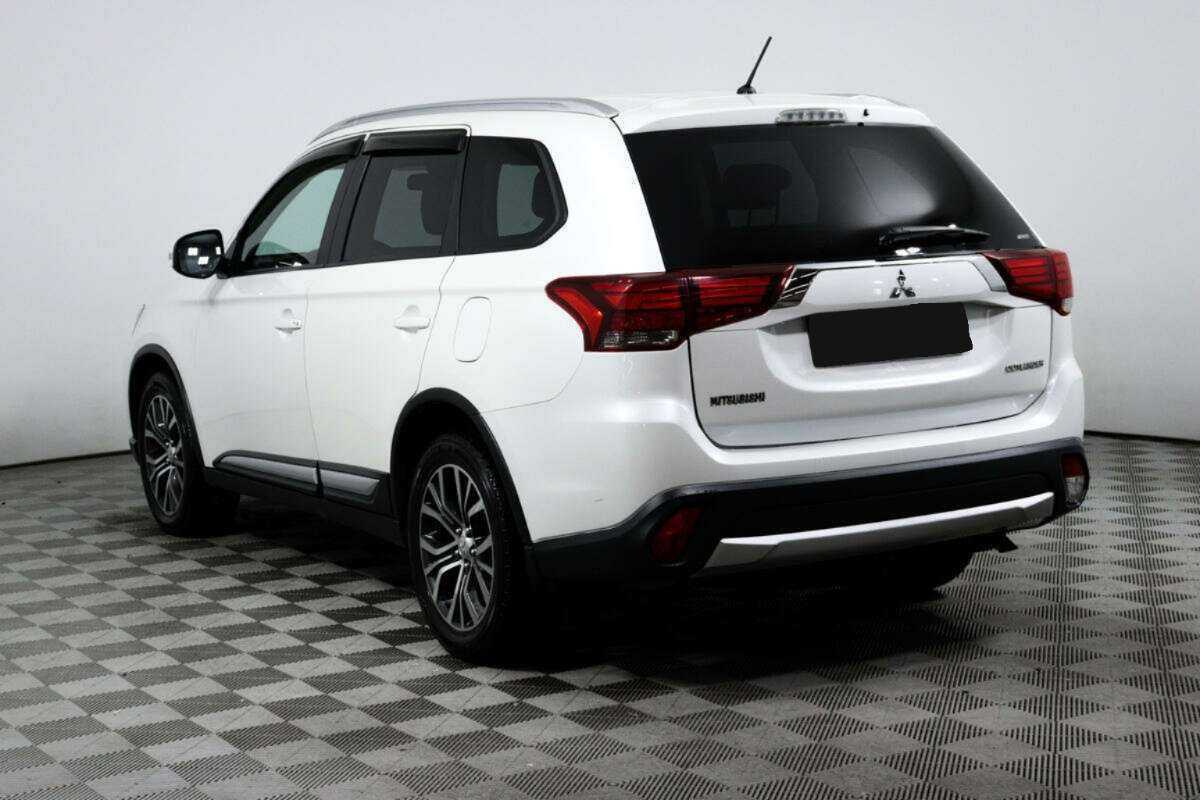 Mitsubishi Outlander 2015 года с пробегом. Фото: #6