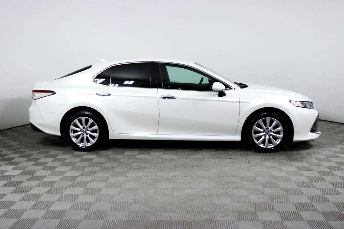 Toyota Camry 2019 года с пробегом. Фото: #3