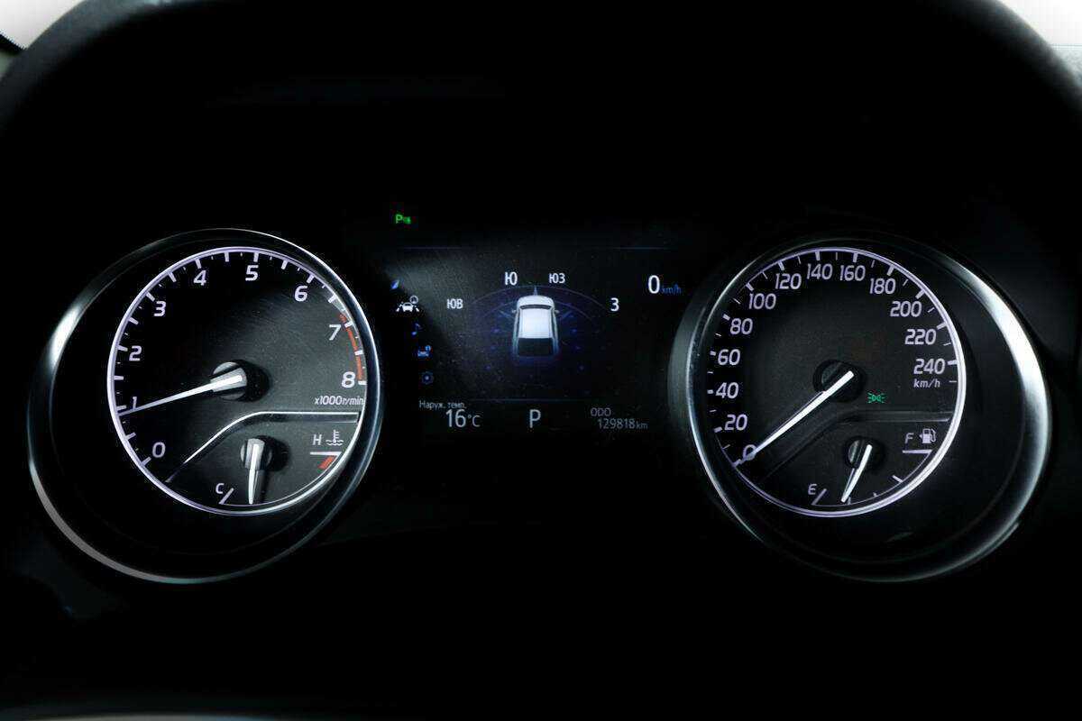 Toyota Camry 2018 года с пробегом. Фото: #9