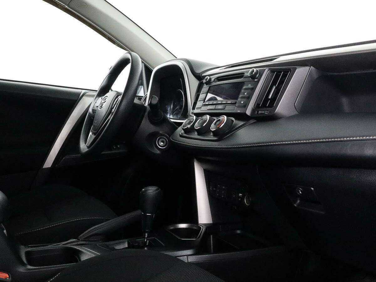 Toyota RAV4 2017 года с пробегом. Фото: #6