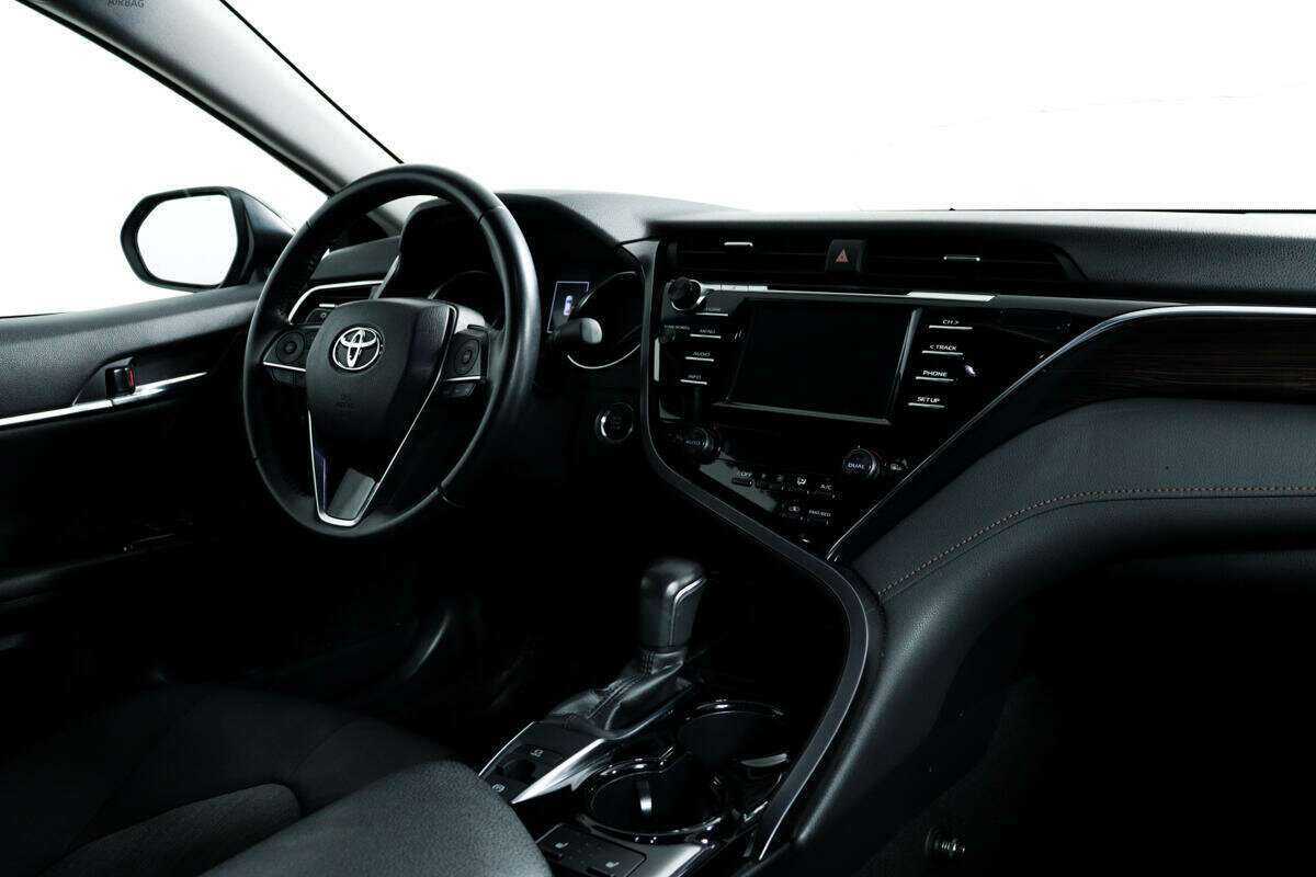 Toyota Camry 2019 года с пробегом. Фото: #7