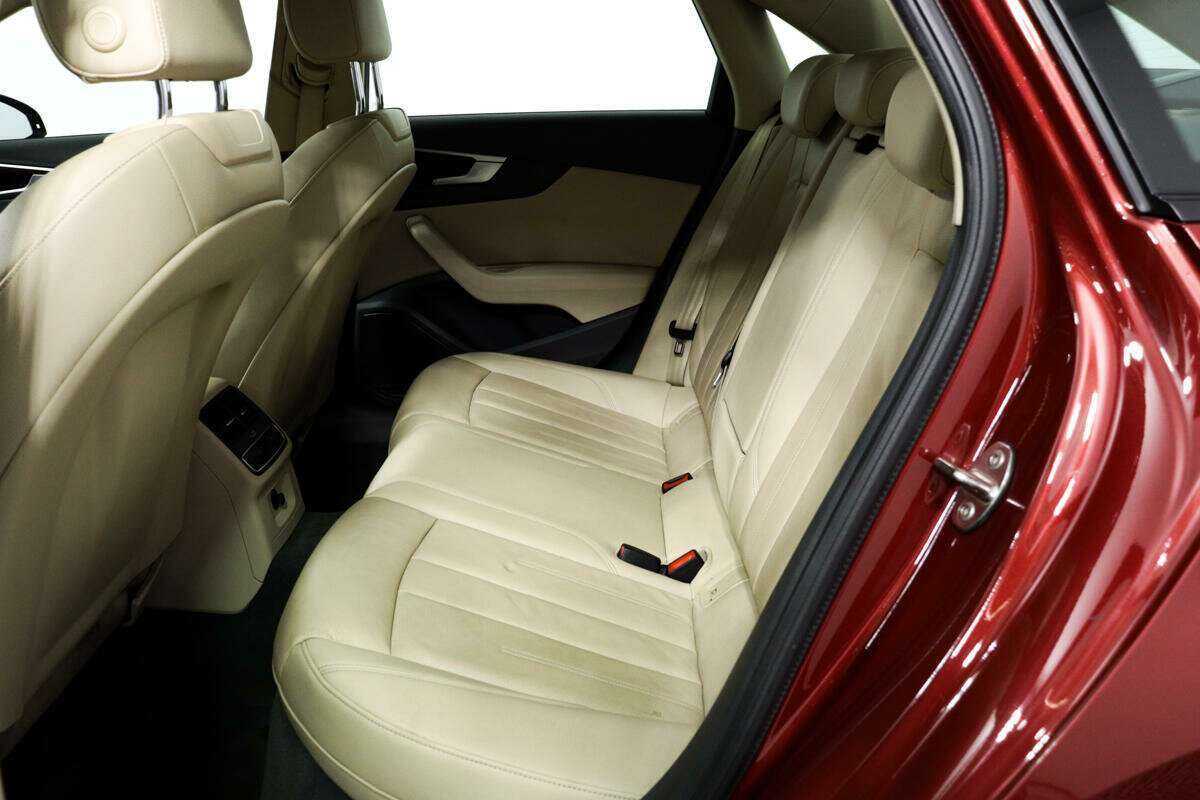 Audi A4 2018 года с пробегом. Фото: #11