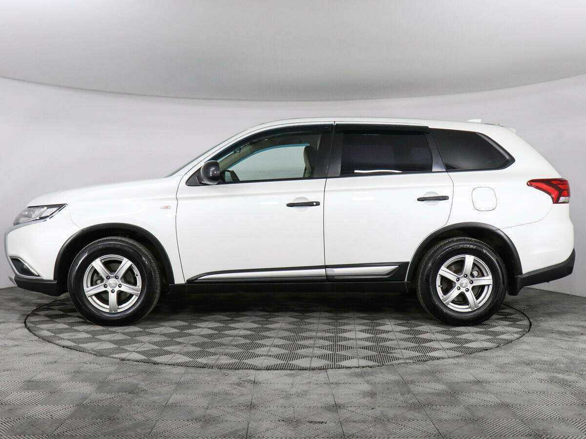 Mitsubishi Outlander 2017 года с пробегом. Фото: #7