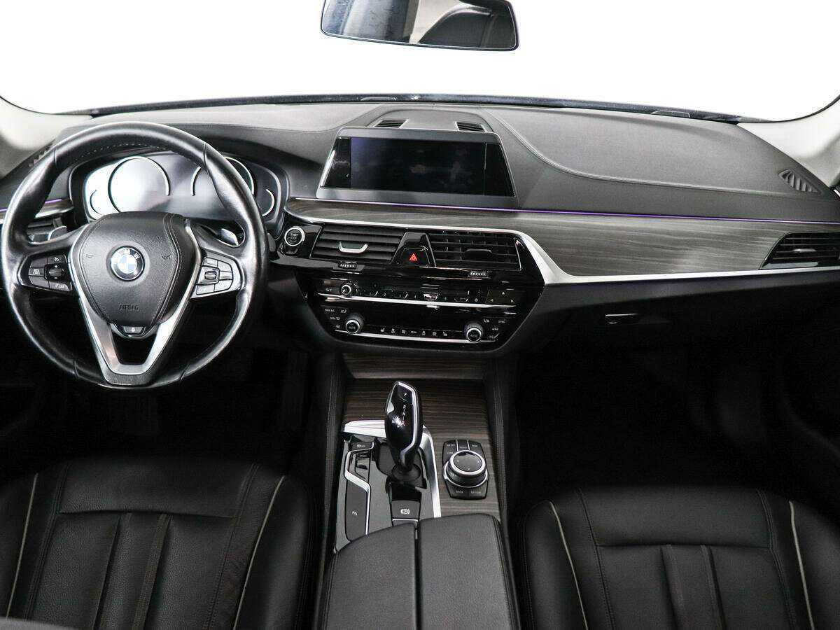 BMW 5 серии 2018 года с пробегом. Фото: #6