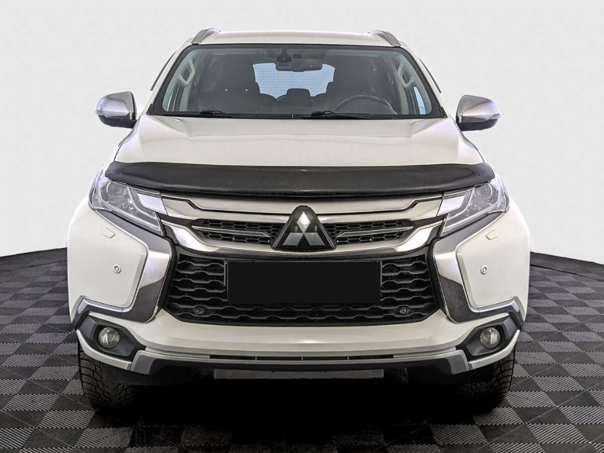 Mitsubishi Pajero Sport 2017 года с пробегом. Фото: #1