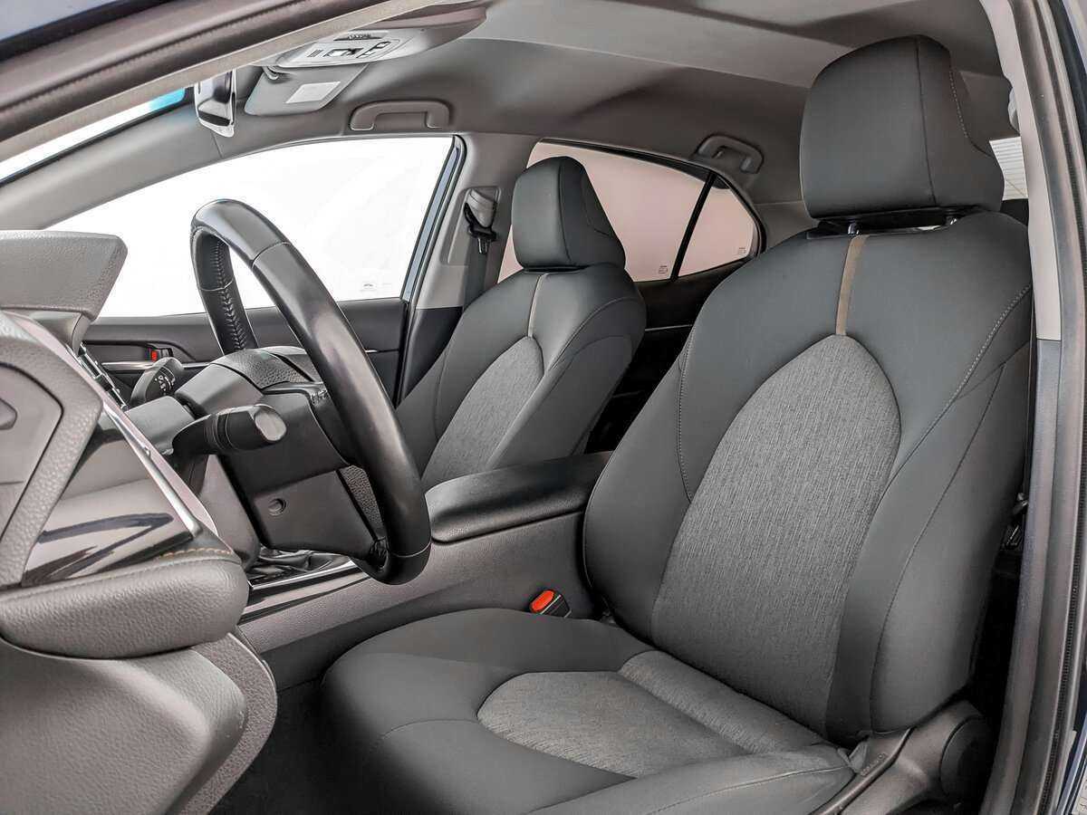 Toyota Camry 2020 года с пробегом. Фото: #15