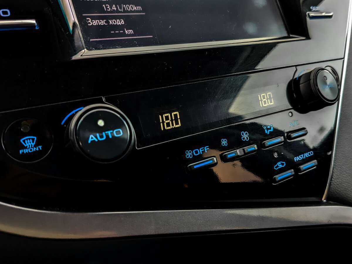 Toyota Camry 2020 года с пробегом. Фото: #17