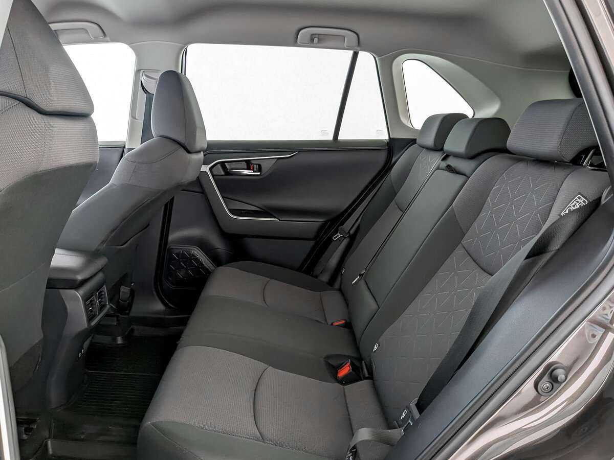 Toyota RAV4 2020 года с пробегом. Фото: #9