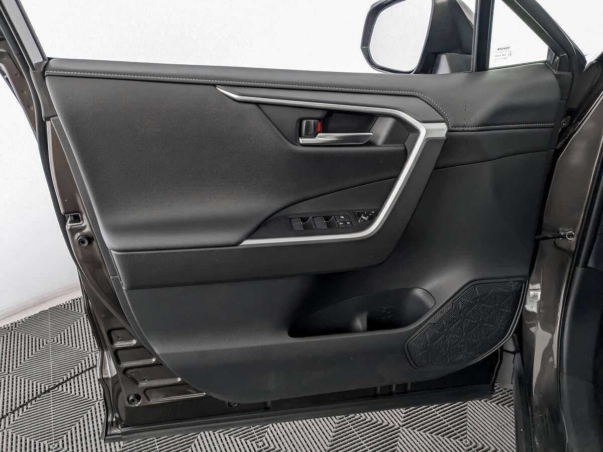 Toyota RAV4 2020 года с пробегом. Фото: #14