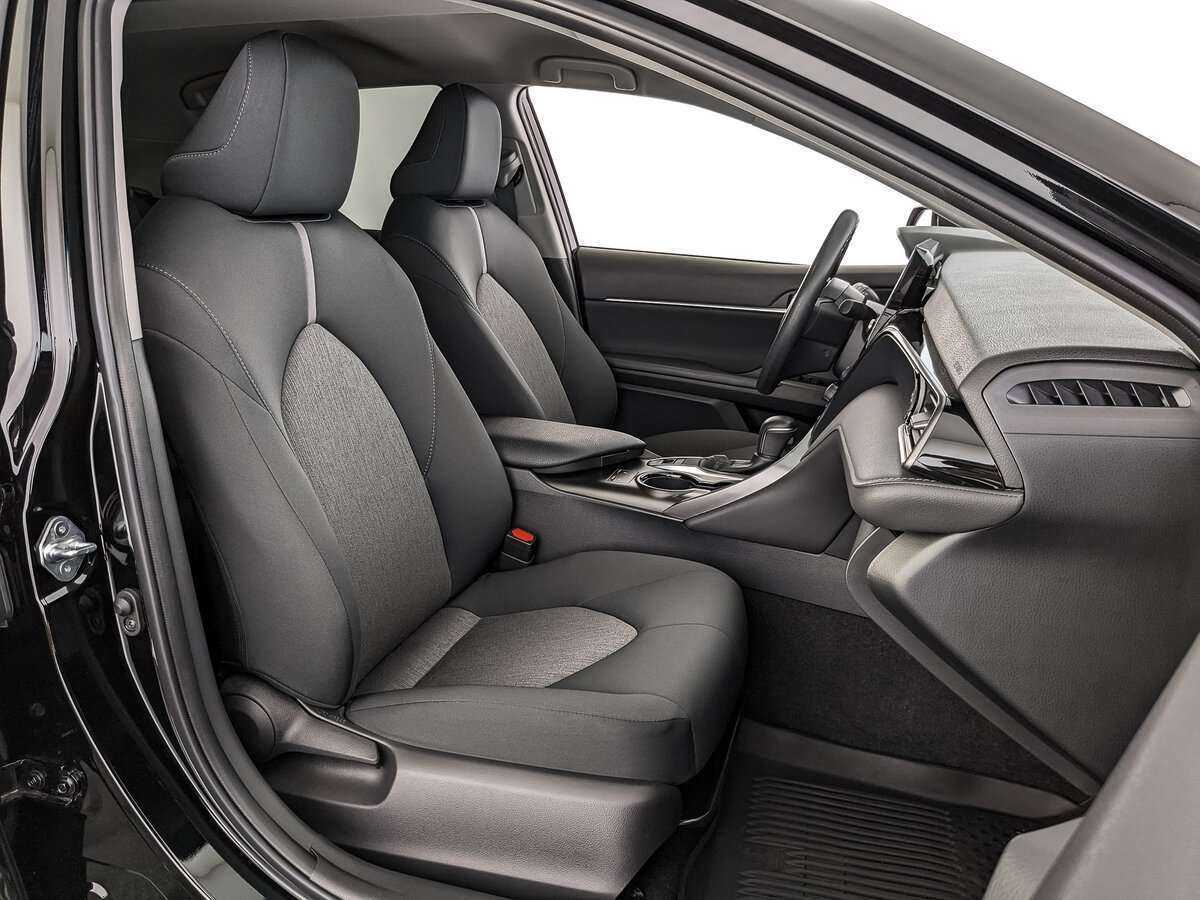 Toyota Camry 2021 года с пробегом. Фото: #20