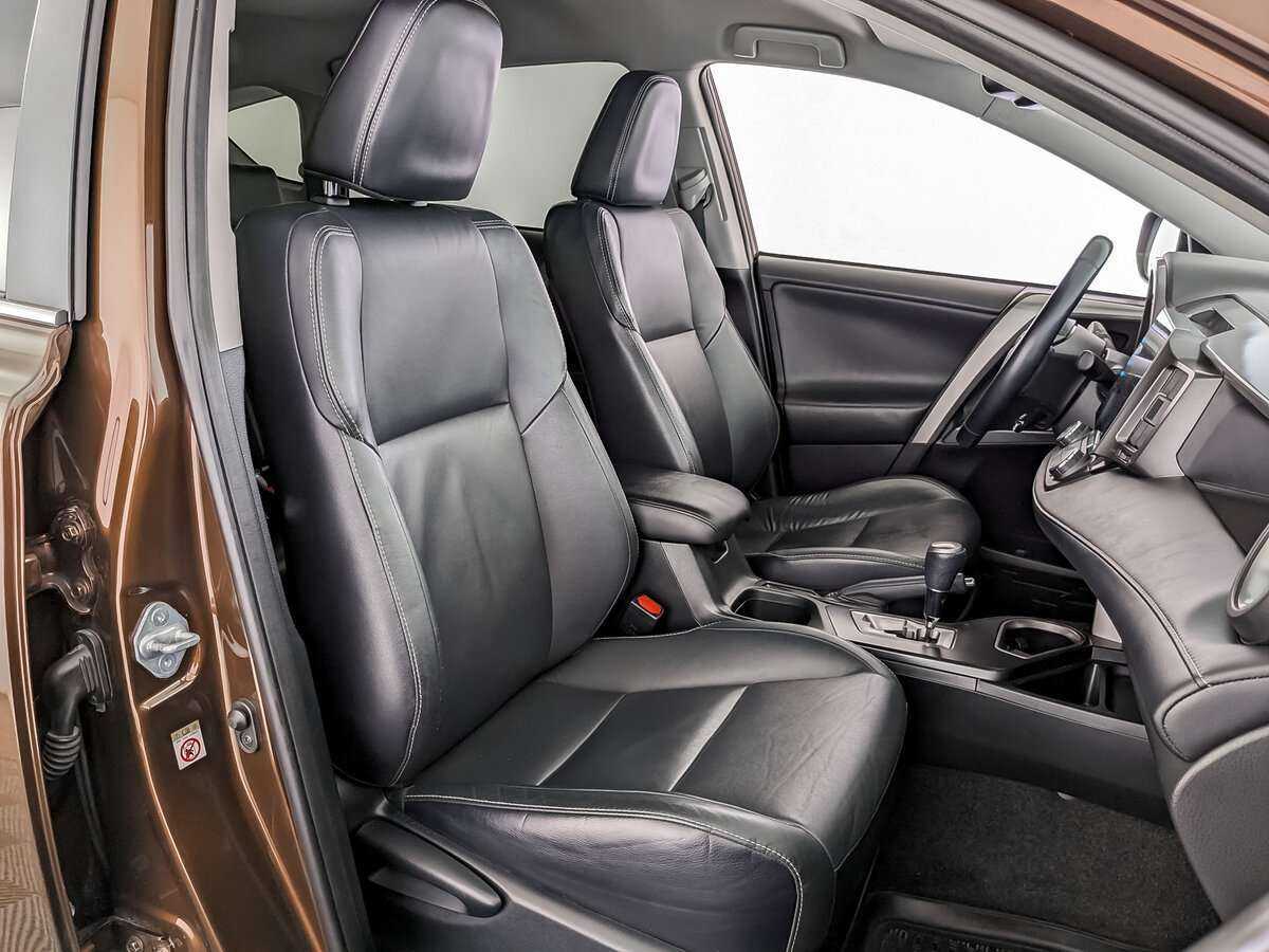 Toyota RAV4 2017 года с пробегом. Фото: #19