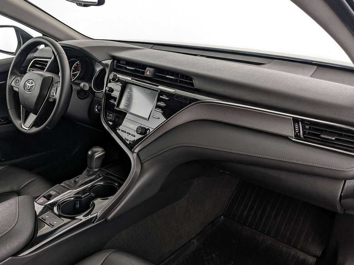 Б/У Тойота Камри 2020 года. Фото: #12