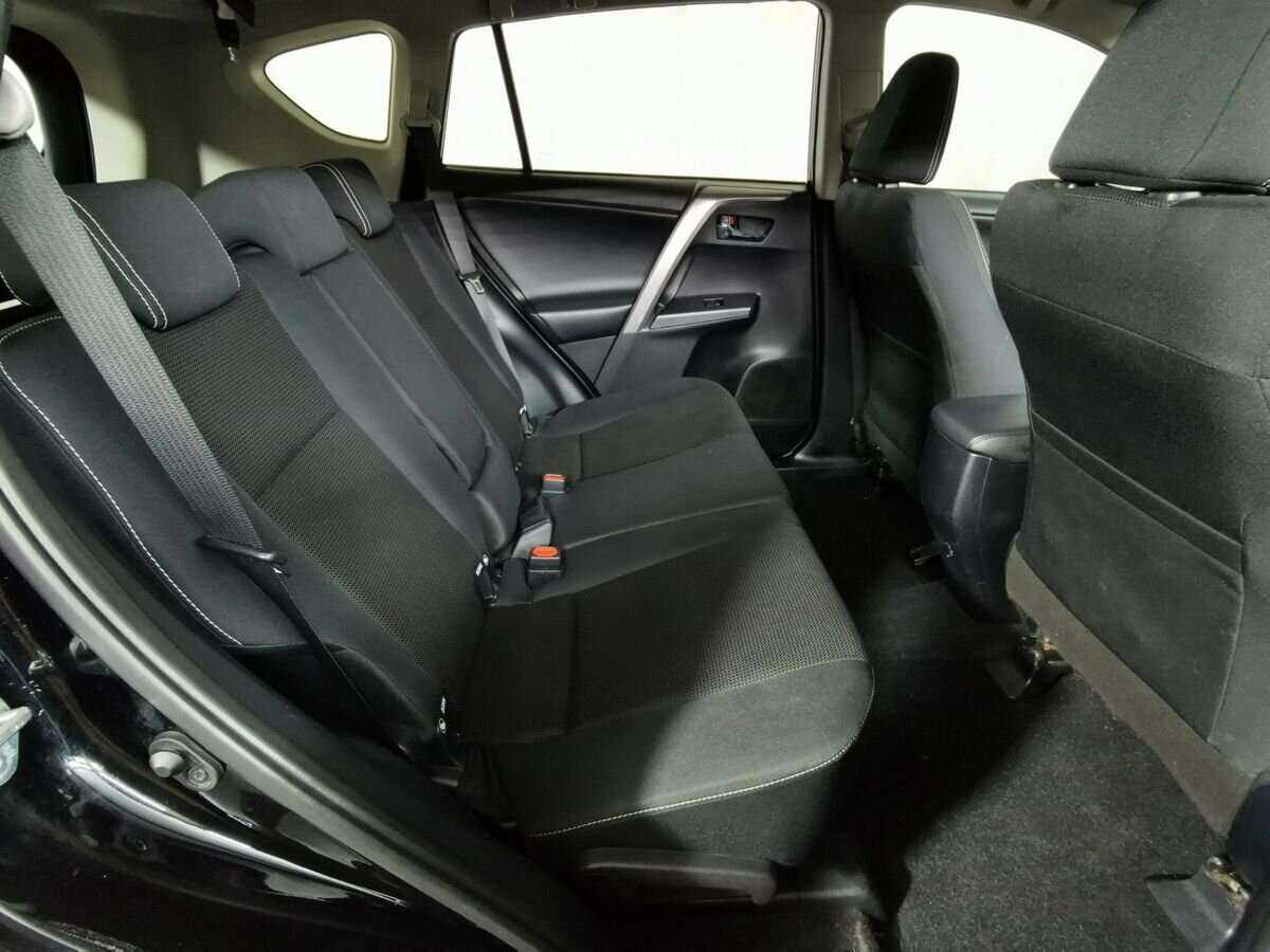 Toyota RAV4 2018 года с пробегом. Фото: #11