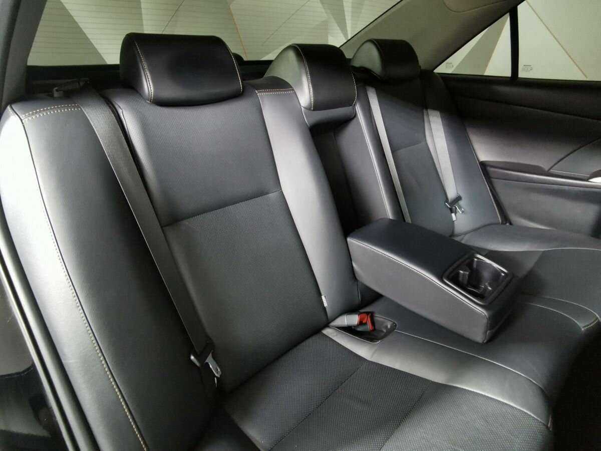 Б/У Тойота Камри 2017 года. Фото: #12