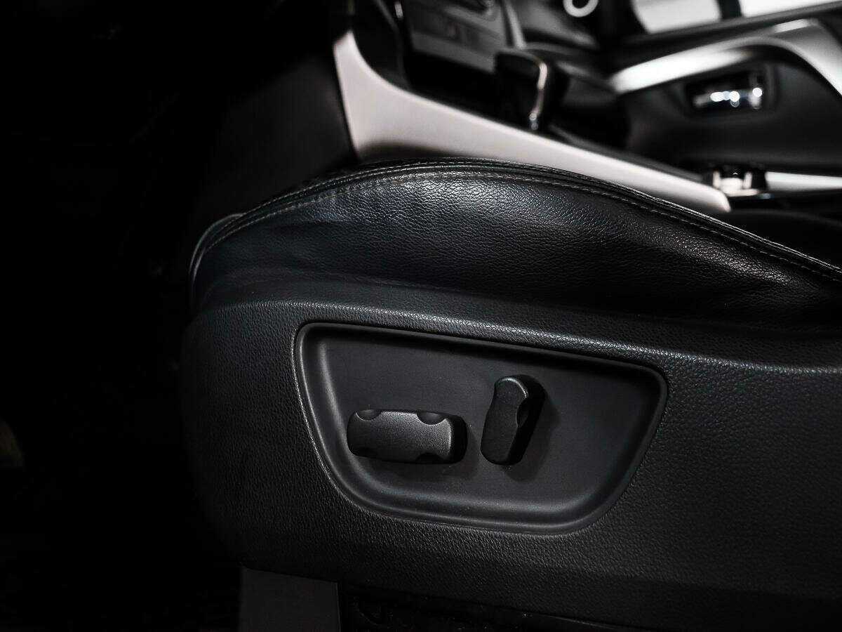 Mitsubishi Pajero Sport 2016 года с пробегом. Фото: #8