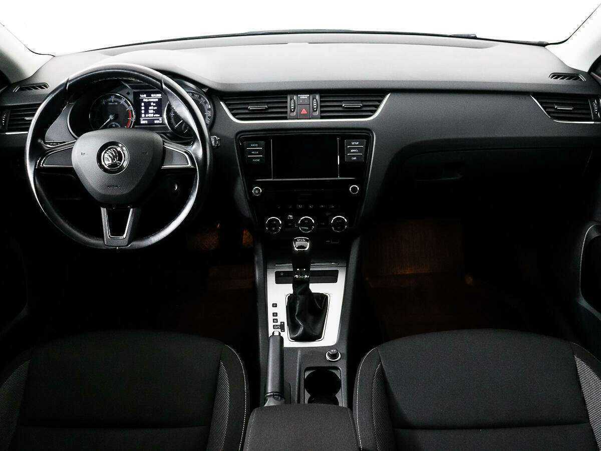 Б/У Шкода Октавия 2020 года. Фото: #11