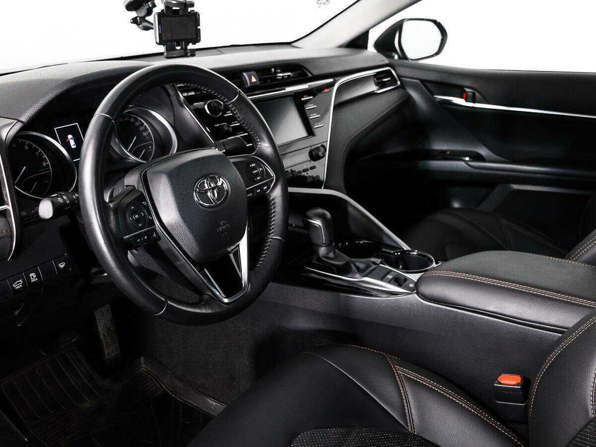 Toyota Camry 2020 года с пробегом. Фото: #6