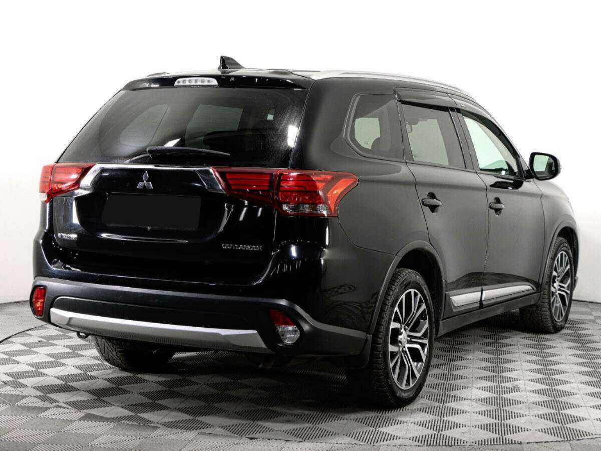 Mitsubishi Outlander 2018 года с пробегом. Фото: #3