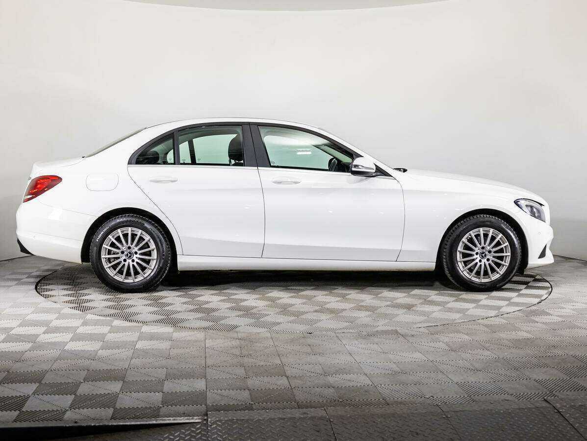Mercedes-Benz C-Класс 2017 года с пробегом. Фото: #3