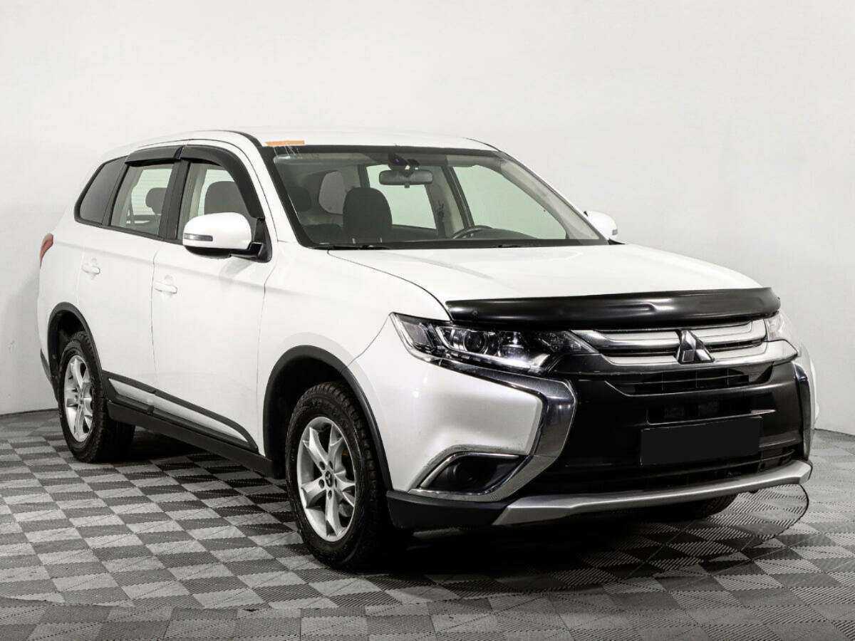 Mitsubishi Outlander 2018 года с пробегом. Фото: #2