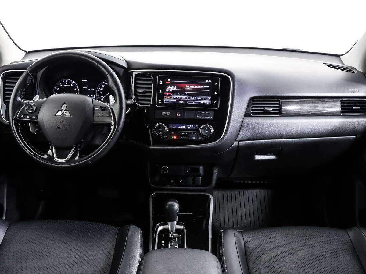 Mitsubishi Outlander 2018 года с пробегом. Фото: #7