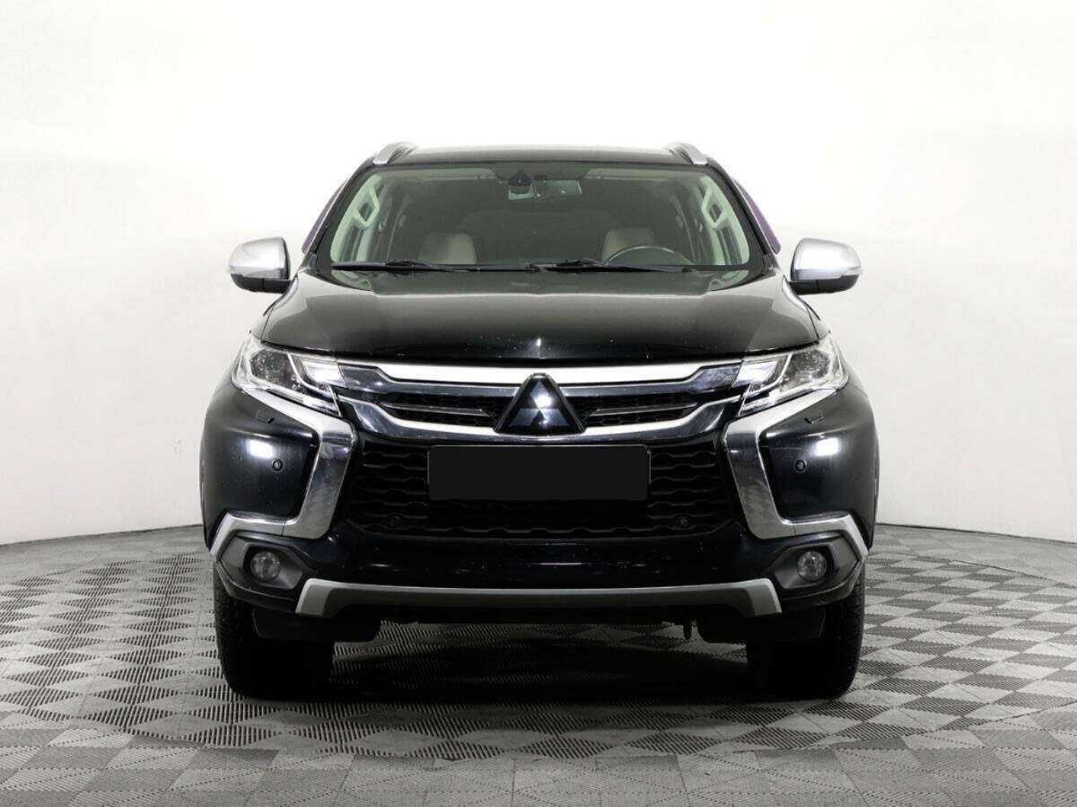 Mitsubishi Pajero Sport 2017 года с пробегом. Фото: #1