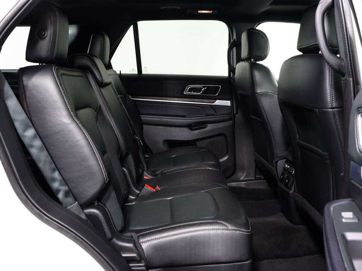 Ford Explorer 2017 года с пробегом. Фото: #14