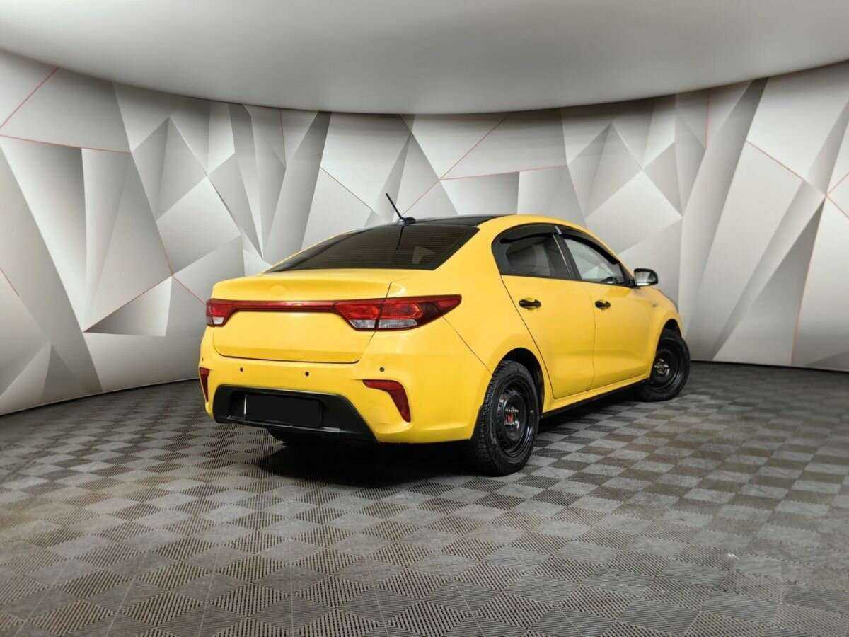 Б/У Киа Рио 2017 года. Фото: #1