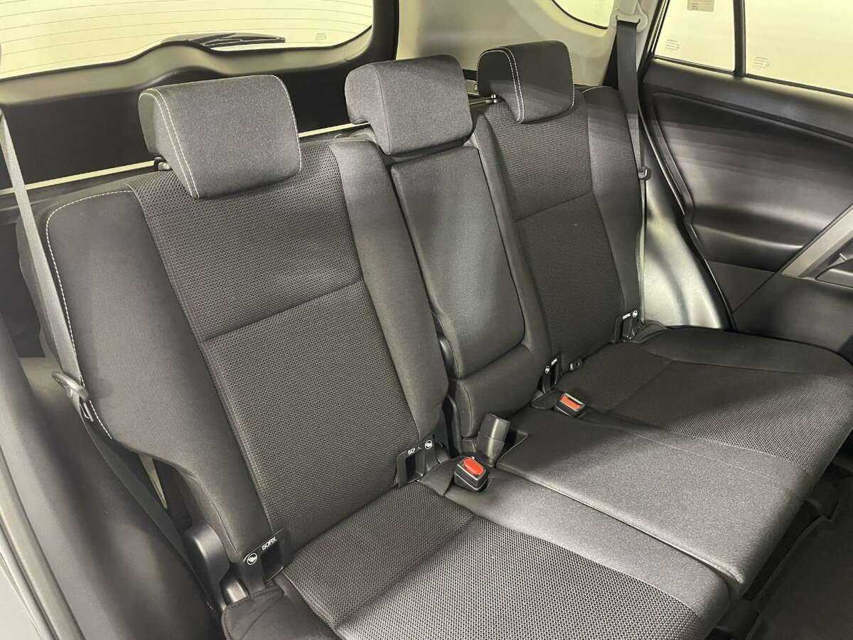 Toyota RAV4 2018 года с пробегом. Фото: #14