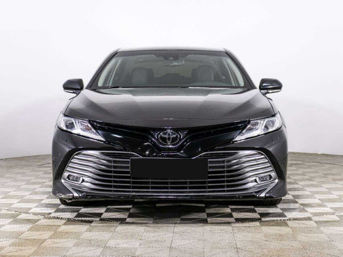 Toyota Camry 2018 года с пробегом. Фото: #1