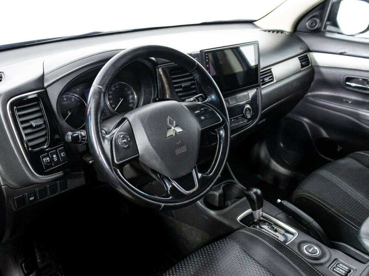 Mitsubishi Outlander 2016 года с пробегом. Фото: #10