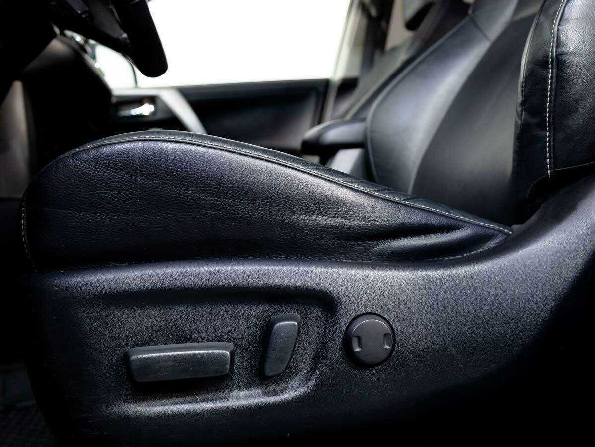 Toyota RAV4 2018 года с пробегом. Фото: #13