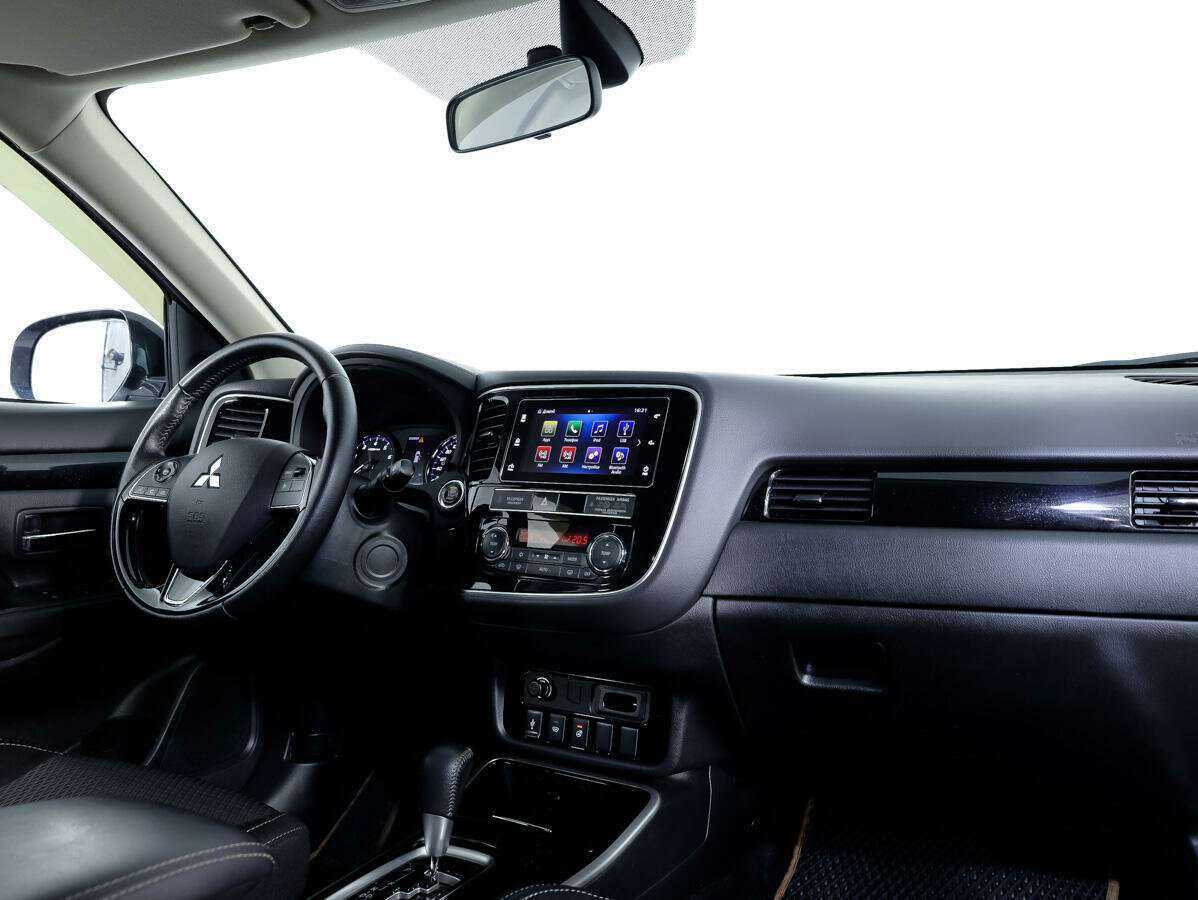 Mitsubishi Outlander 2018 года с пробегом. Фото: #8