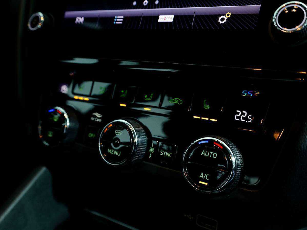 Б/У Шкода Октавия 2018 года. Фото: #19