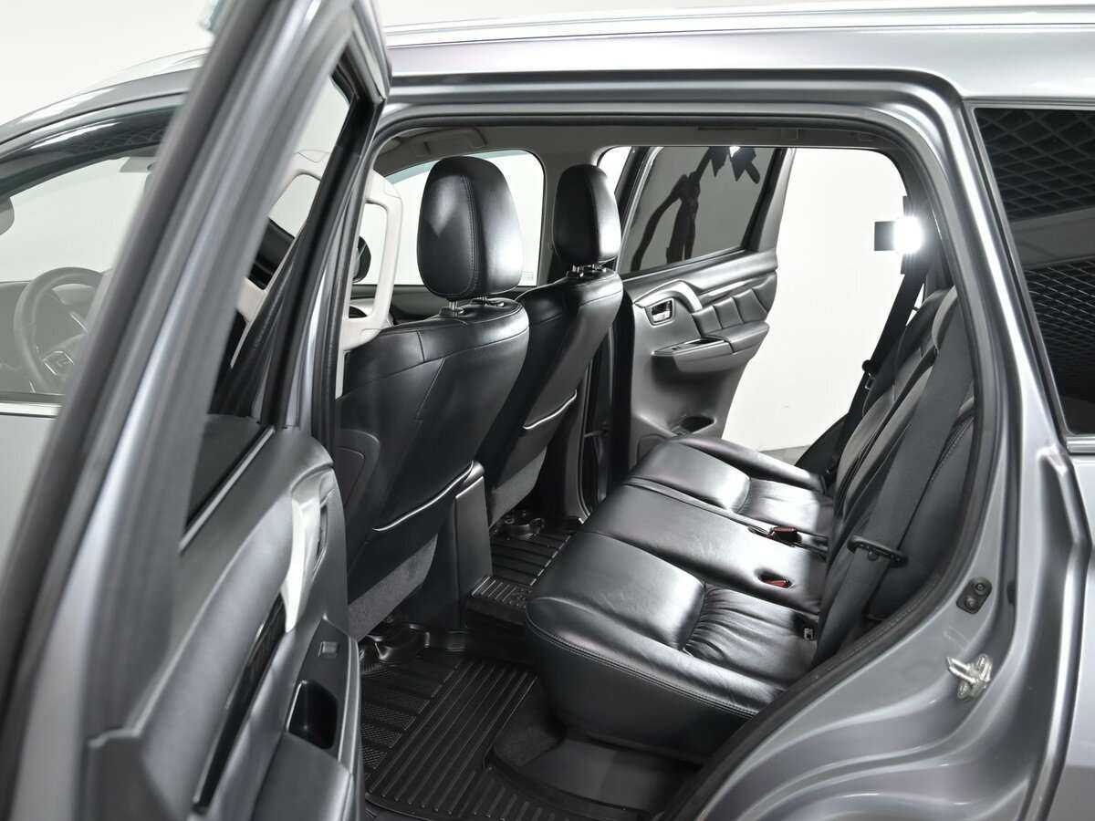 Mitsubishi Pajero Sport 2017 года с пробегом. Фото: #5