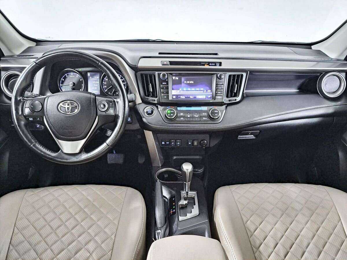 Toyota RAV4 2019 года с пробегом. Фото: #12